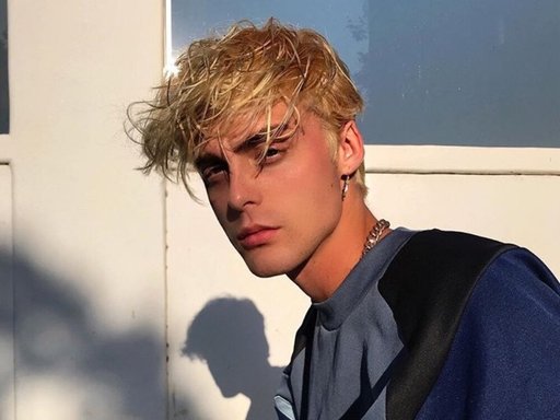 Client portrait - Mark R.