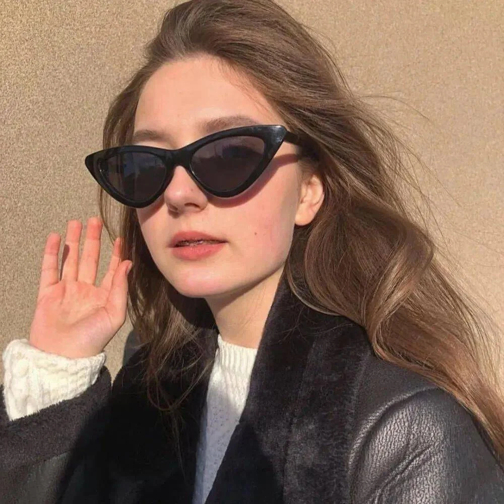 Customer Lisa Turner